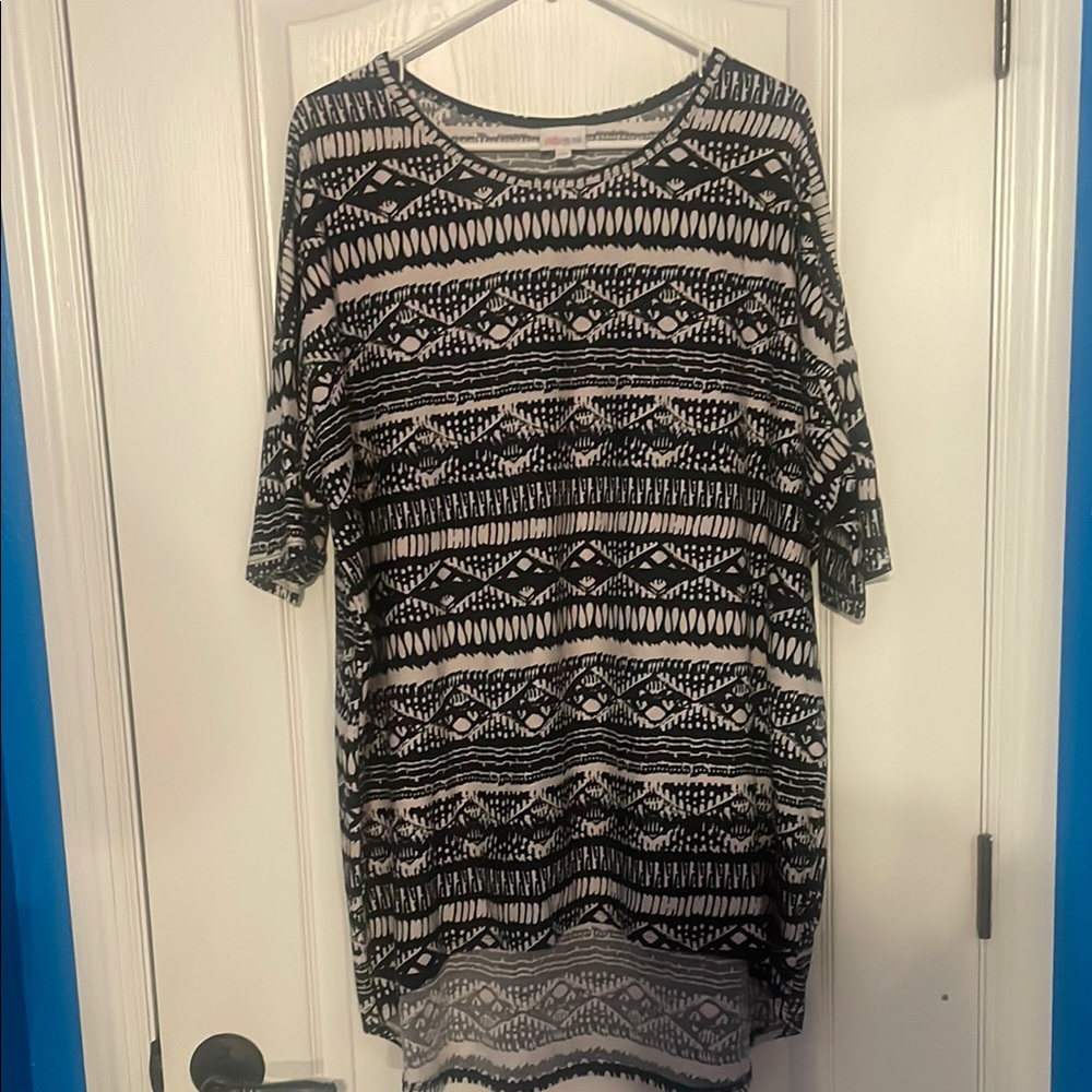 LulaRoe Irma Black and White Patterned Tunic Top